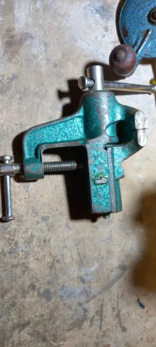 Herramientas Joyería: mordaza tornillo y Taladro