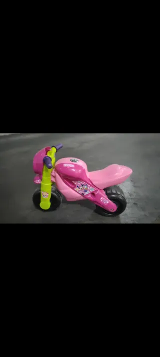 Moto correpasillos Minnie Mouse color  rosa