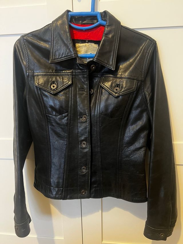 Cazadora de piel 100%, negra Talla M
