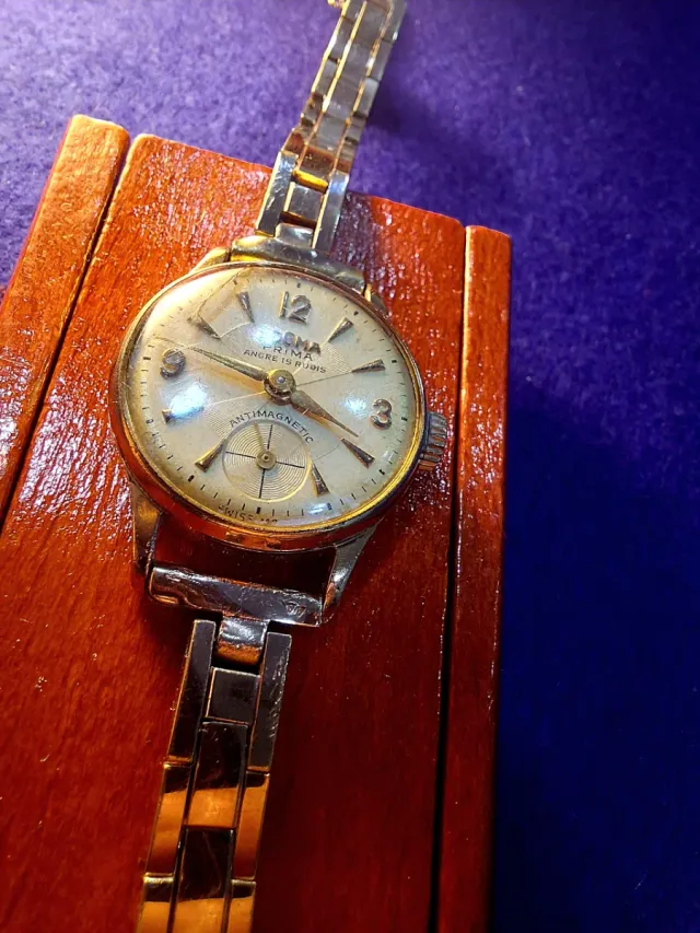 Reloj Dogma 20mm bañado oro 18k 10 micras cuerda