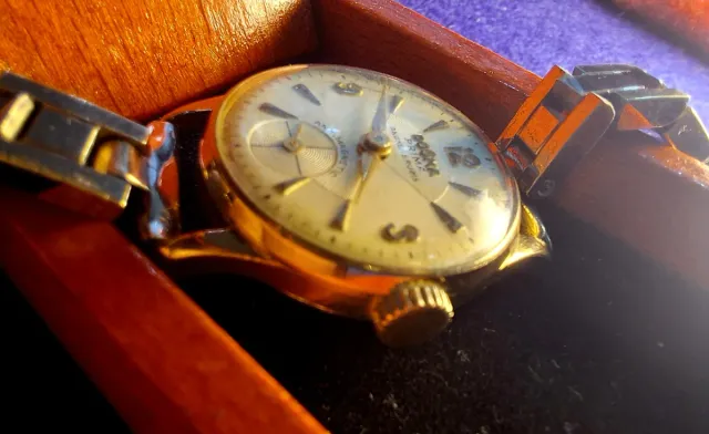 Reloj Dogma 20mm bañado oro 18k 10 micras cuerda