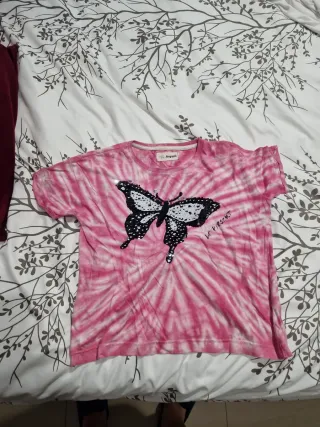 Camiseta Guess niña mariposa lentejuelas