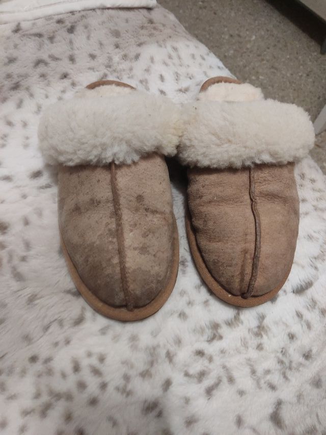 Zapatillas UGG Beige y Marrón