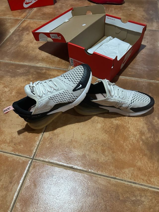Nike Air Max 270 Blancas y Negras