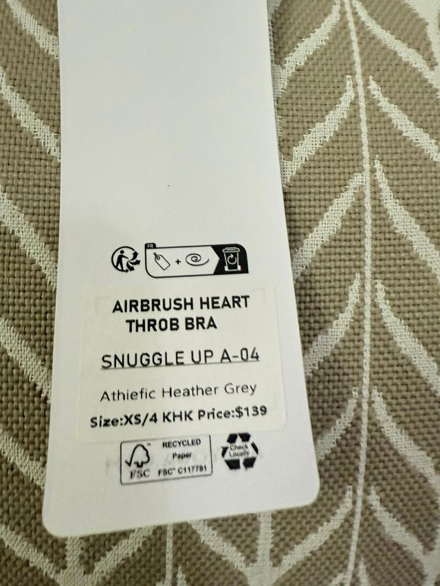 Conjunto deportivo Alo Yoga beige