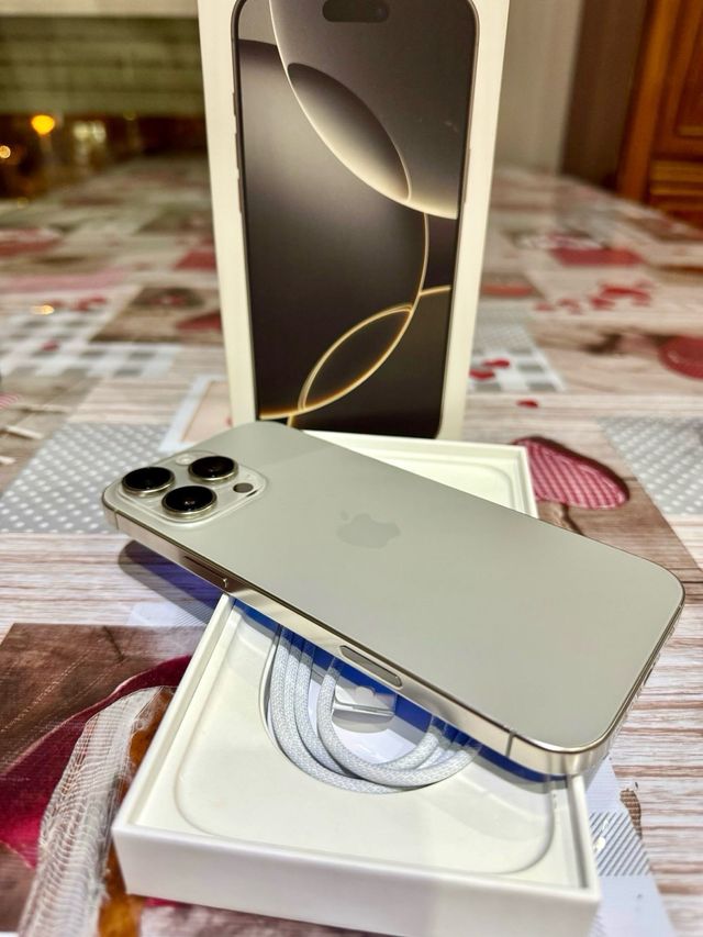 iPhone 16 Pro Max Titanio Natural