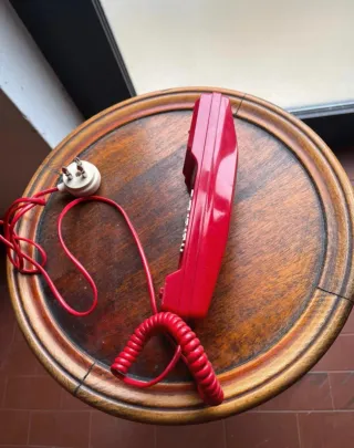 Telefono rosso vintage