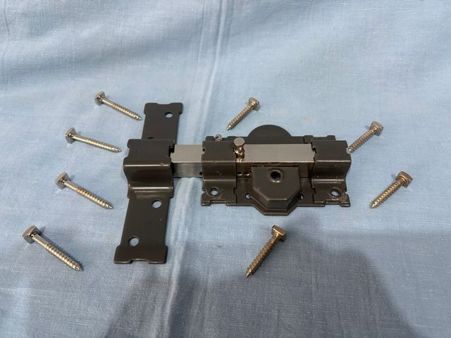 Cerrojo gris sin llave