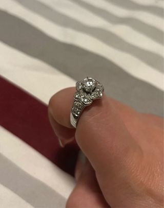 Anello con brillantino centrale