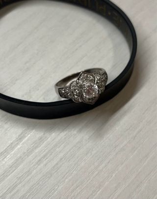 Anello con brillantino centrale