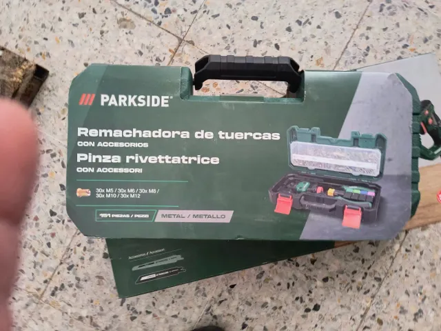 Parkside Remachadora de tuercas con accesorios