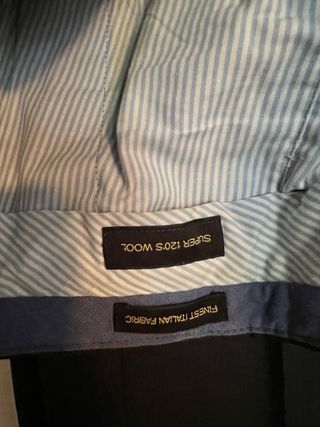 Traje de hombre azul marino