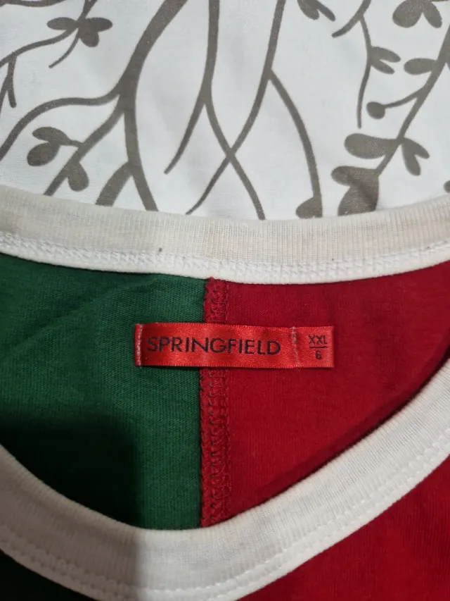 Camiseta deportiva hombre verde y roja