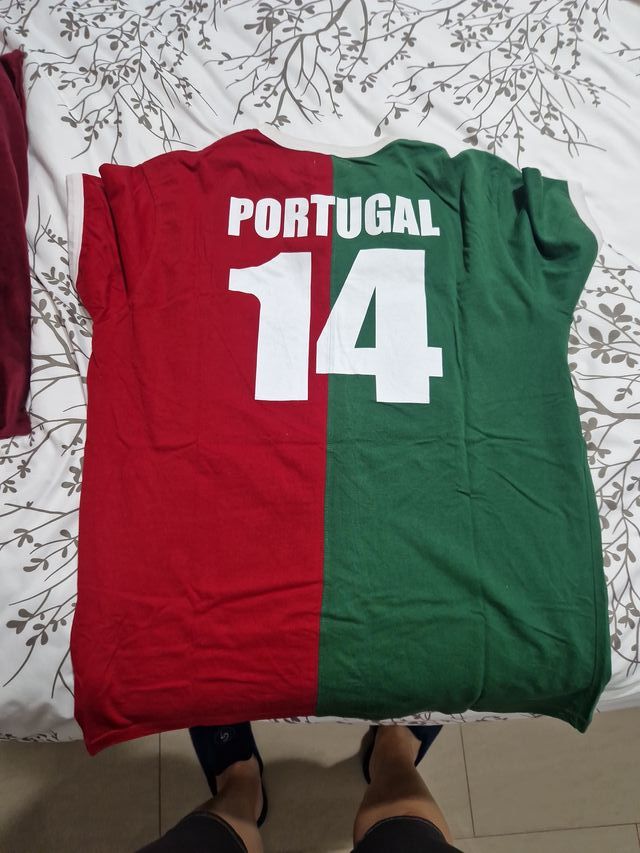 Camiseta deportiva hombre verde y roja