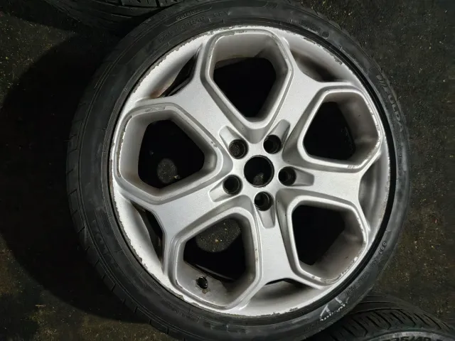 Llantas Ford en 18, de 5 tornillos originales