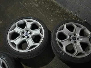 Llantas Ford en 18, de 5 tornillos originales