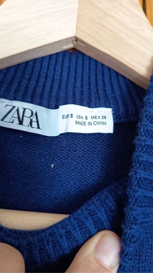 Jersey azul cuello alto Zara