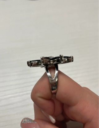 Anello fiore nero con zirconi