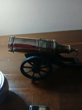 Set accendini da collezione, da revisionare.