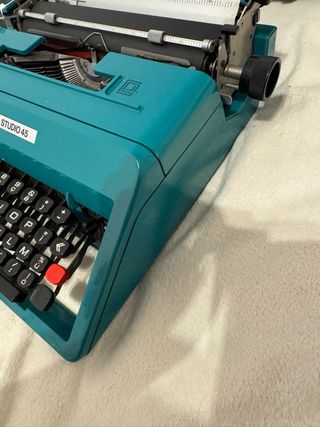 Máquina de escribir Olivetti Studio 45