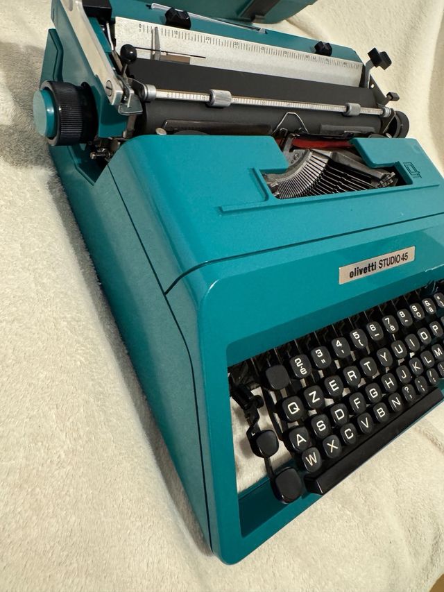 Máquina de escribir Olivetti Studio 45