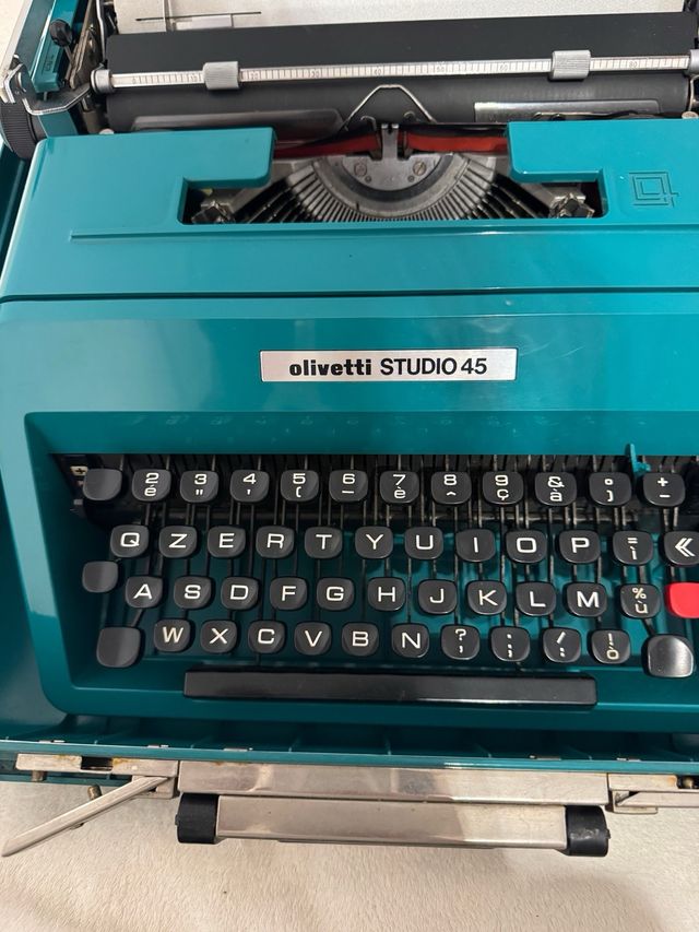 Máquina de escribir Olivetti Studio 45