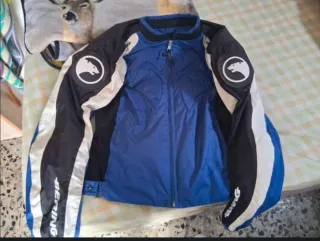 Chaqueta de moto Bering azul y negra