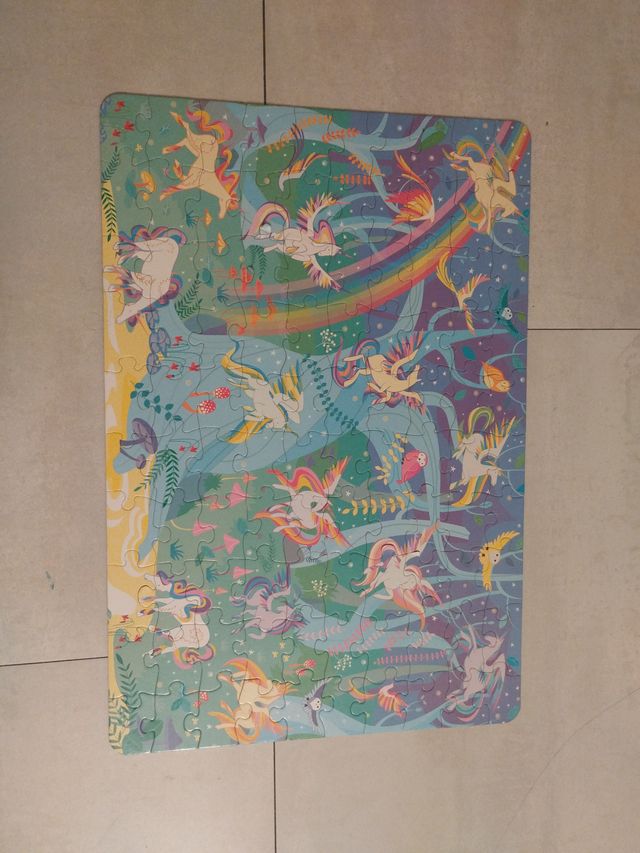 Puzzle 100 piezas unicornios y arcoíris + libros