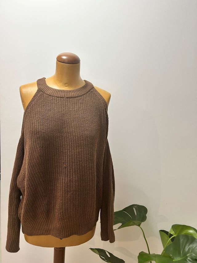 Jersey marrón hombros descubiertos talla L