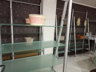 Estanterías con estructura metálica