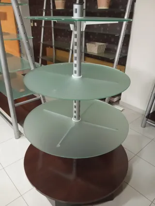 Estanterías con estructura metálica