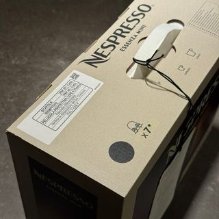 Cafetera Nespresso Essenza Mini de Krups, B