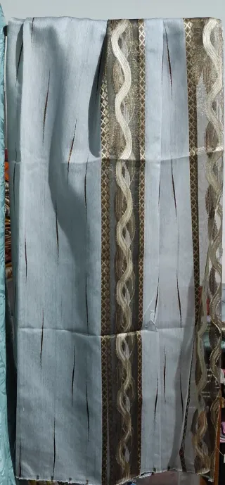 Tenda interna con strisce oro e grigio