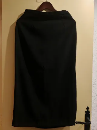 Falda larga negra