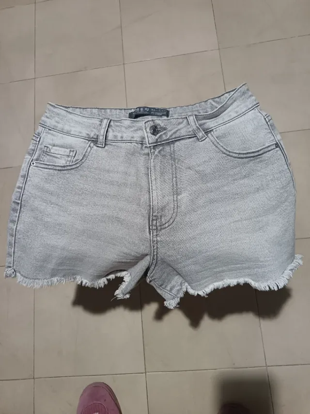 Vaqueros cortos grises Primark Talla 38