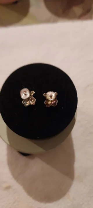 Pendientes Oso Tous Plata.se da en mano