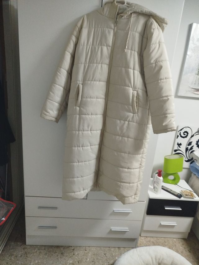 Abrigo acolchado largo beige