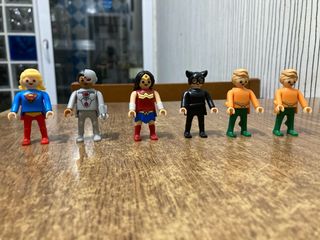 Playmobil Kinder Figuras Superhéroes 