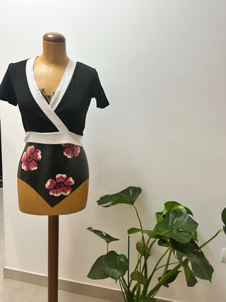 Crop Top Zara Negro y Blanco Escotado