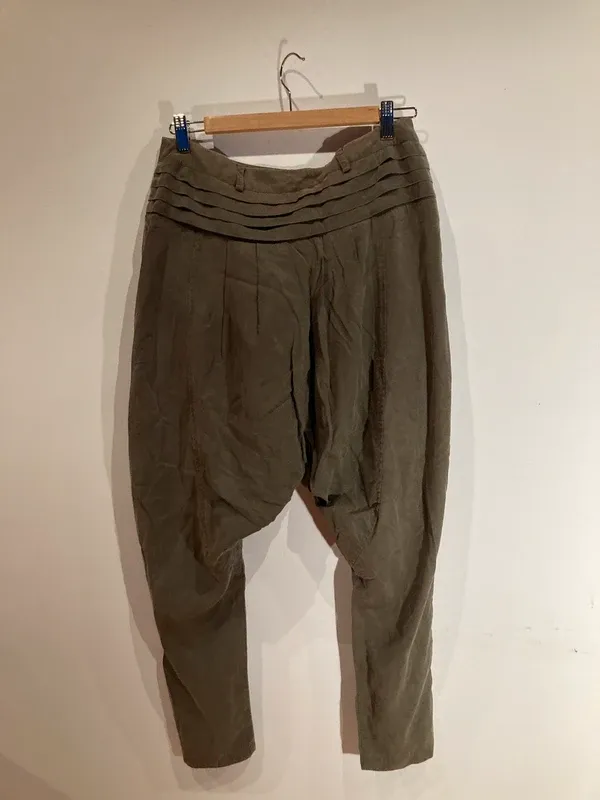 Pantalón bombacho marca Two