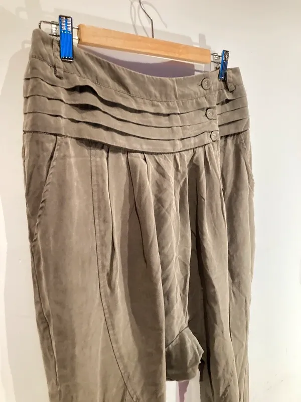 Pantalón bombacho marca Two