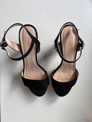 Sandalias PICCOLA PIÙ Tacón Ancho Plataforma Negra