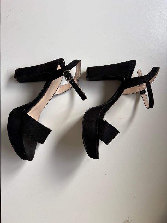 Sandalias PICCOLA PIÙ Tacón Ancho Plataforma Negra