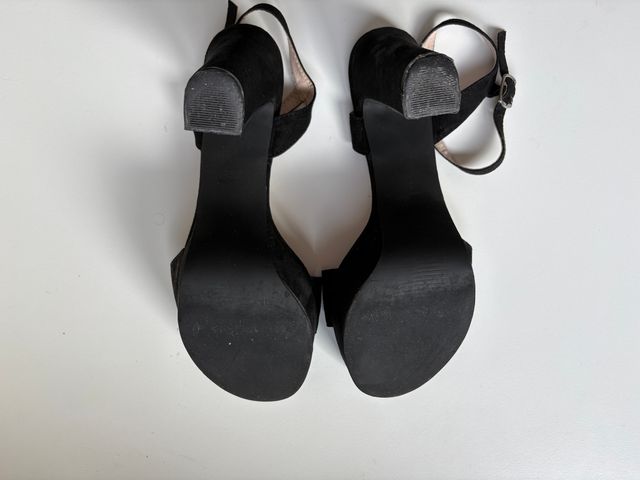 Sandalias PICCOLA PIÙ Tacón Ancho Plataforma Negra