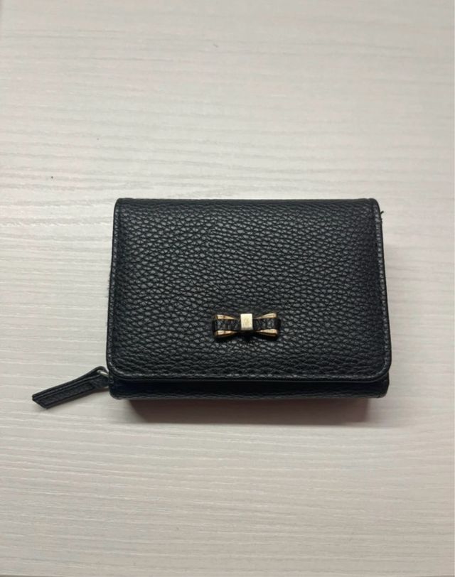 Portafoglio donna nero con fiocco