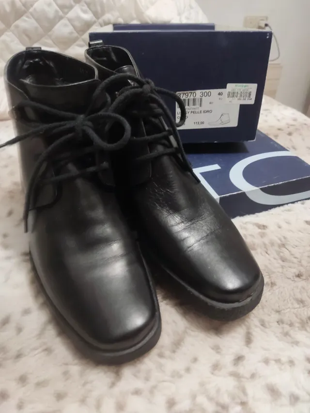 Botines de piel negra talla 37
