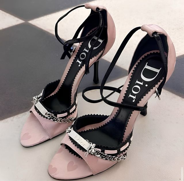 Sandalias Dior rosas y negras sin usar