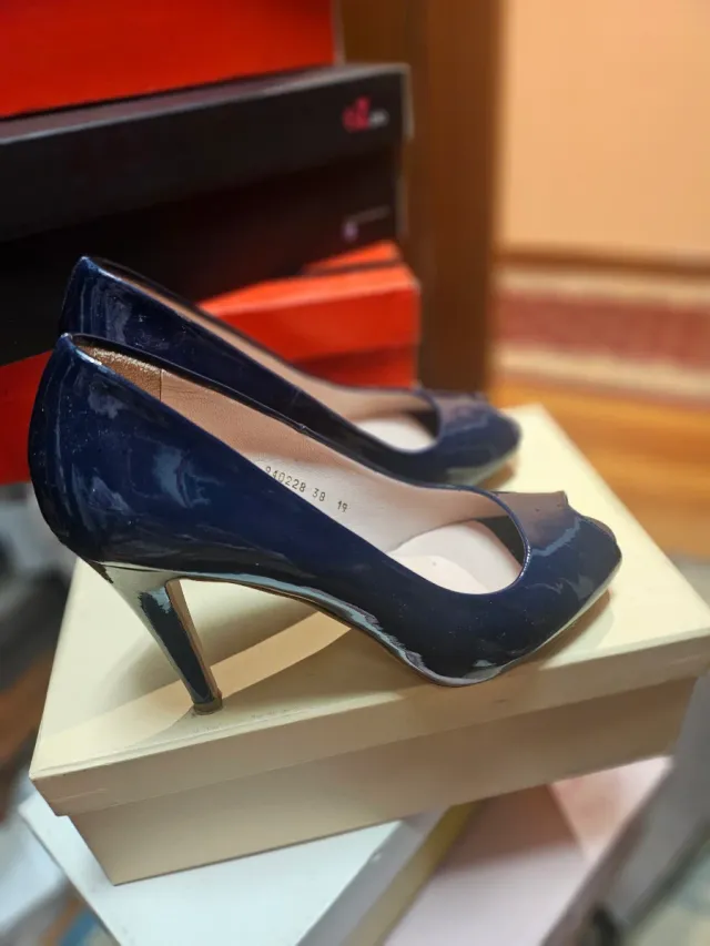 Zapatos charol azul Lodi Talla 38