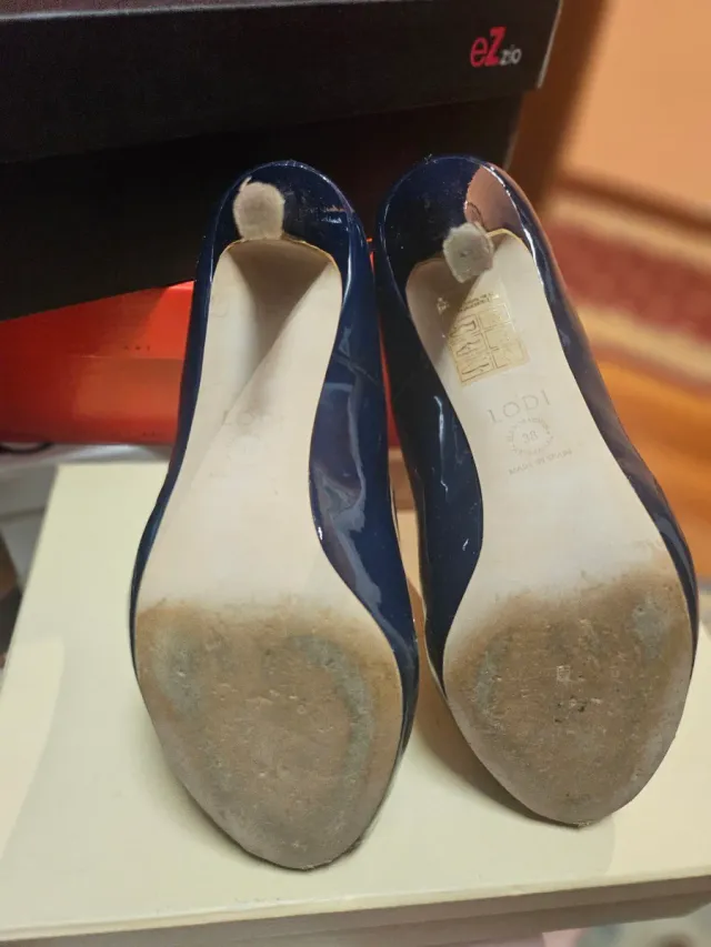 Zapatos charol azul Lodi Talla 38