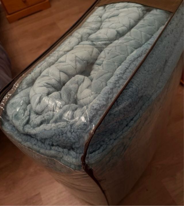 Dos por uno  
Colcha y Edredón 135cm con 2 Fundas
